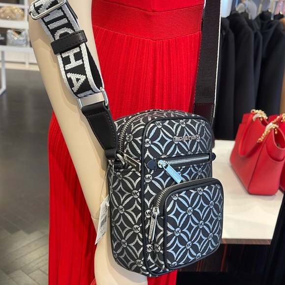 Michael Kors Jet Set Medium Signature Logo Crossbody Bag
Black /Silver Jacquard - Picture 12 of 16